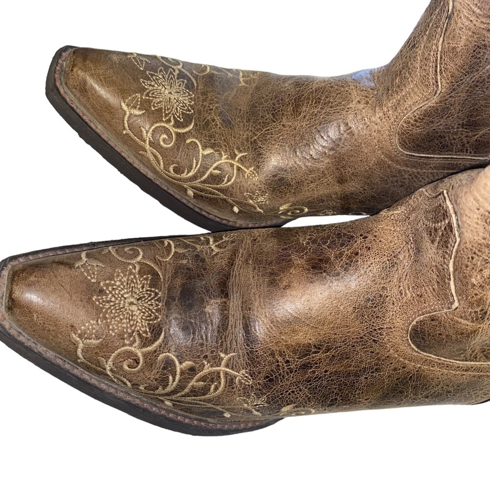 Laredo Taupe Embordered Design Cowgirl Western Jasmine Snip Heel Boot Size 10 - Picture 12 of 15